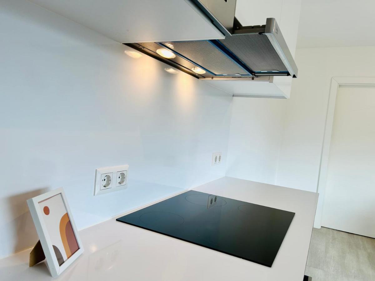 Modern - Free Parking - Balcony Apartment เวียนนา ภายนอก รูปภาพ